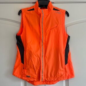 Women’s reflective sauce y Orange and Black Sleeveless running Vest